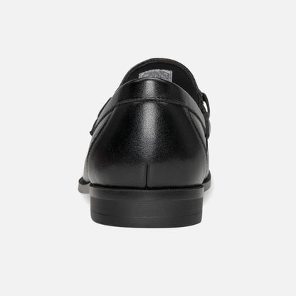 Mocassins Ryalka en cuir premium avec boucle métallique