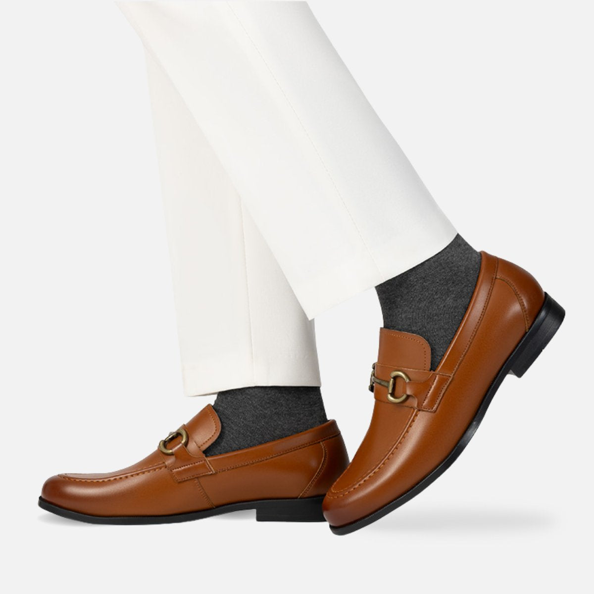 Mocassins Ryalka en cuir premium avec boucle métallique